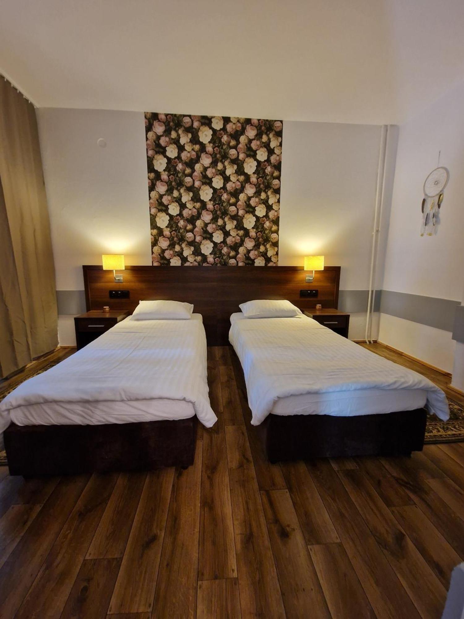 Hotel Peters Turawa Esterno foto